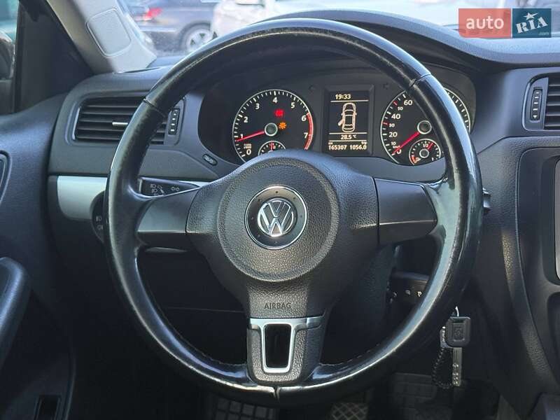 Седан Volkswagen Jetta 2012 в Харькове
