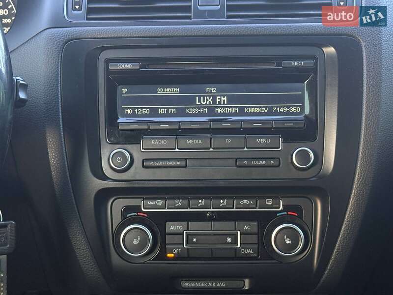 Седан Volkswagen Jetta 2012 в Харькове