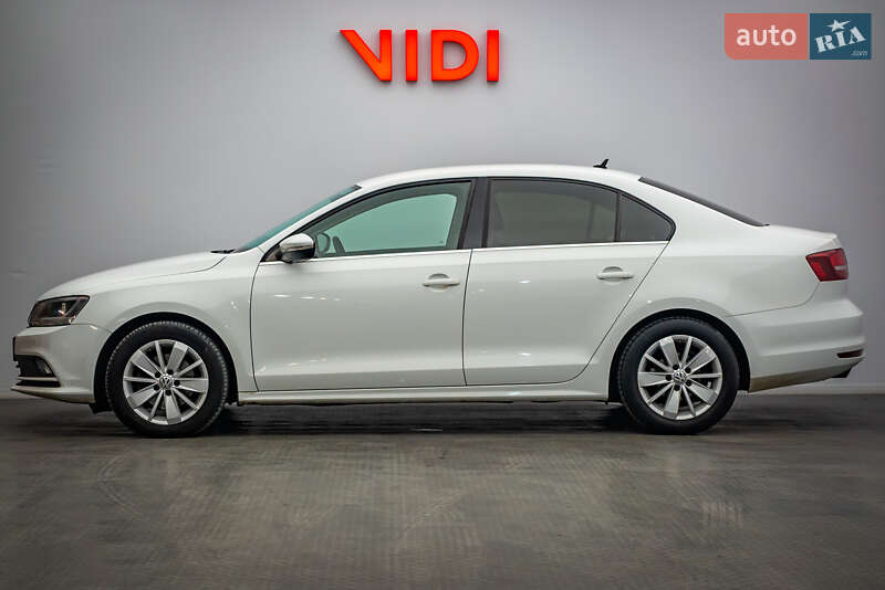 Седан Volkswagen Jetta 2016 в Киеве