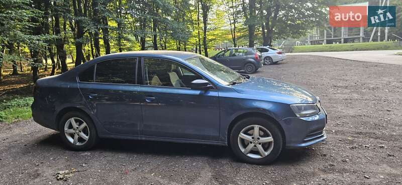 Седан Volkswagen Jetta 2016 в Львове