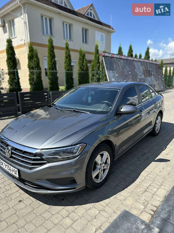 Седан Volkswagen Jetta 2018 в Рівному