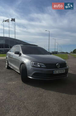 Седан Volkswagen Jetta 2016 в Львові