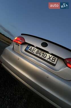 Седан Volkswagen Jetta 2014 в Дніпрі