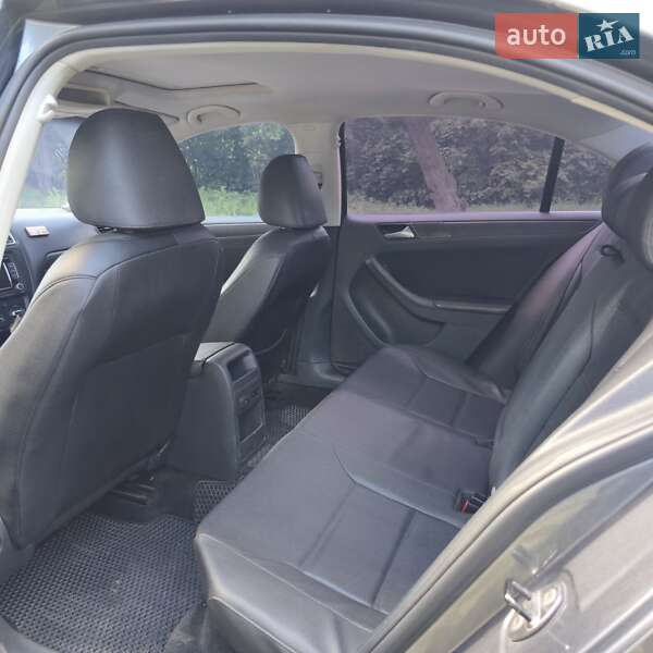 Седан Volkswagen Jetta 2011 в Харькове