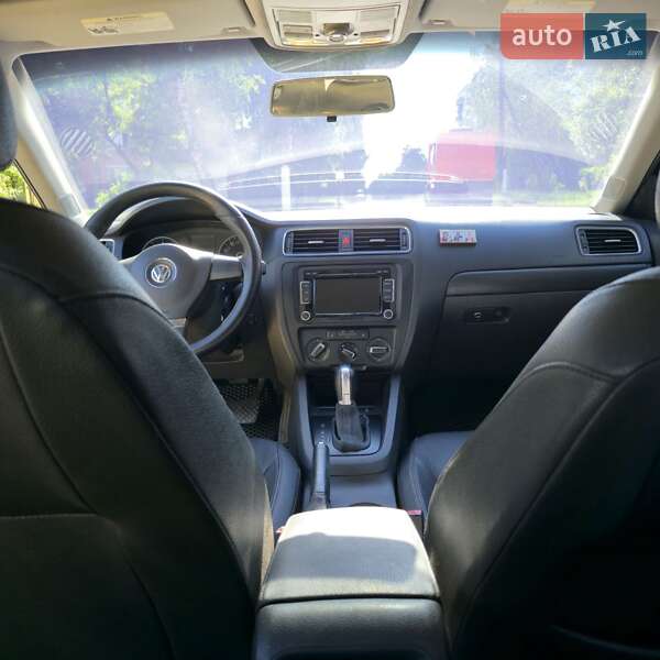 Седан Volkswagen Jetta 2011 в Харькове
