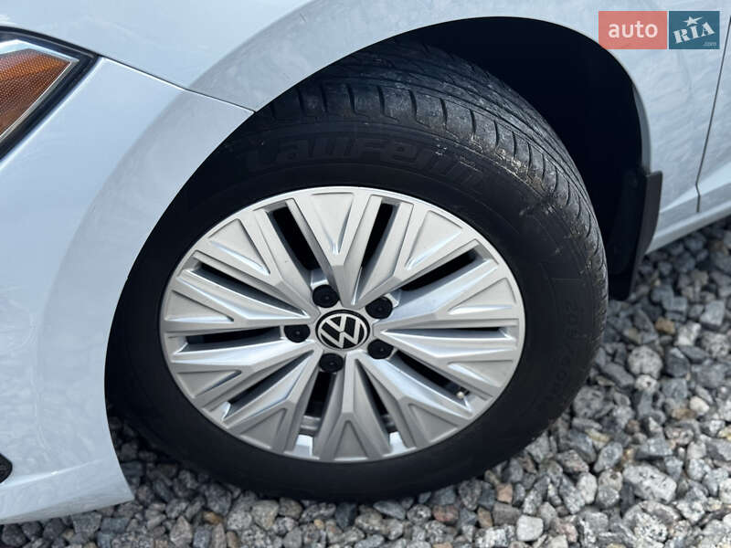 Седан Volkswagen Jetta 2018 в Киеве