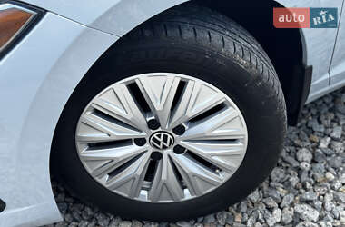 Седан Volkswagen Jetta 2018 в 
