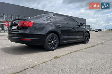 Седан Volkswagen Jetta 2012 в 