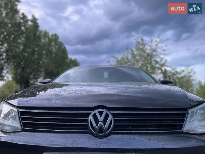 Седан Volkswagen Jetta 2012 в Николаеве