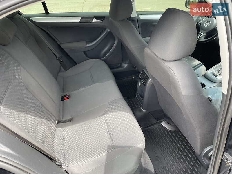 Седан Volkswagen Jetta 2012 в Николаеве