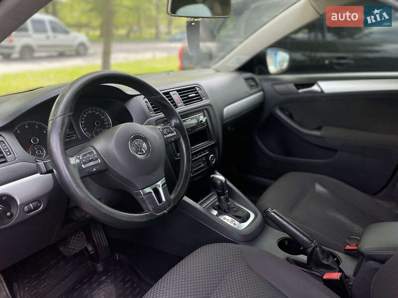Седан Volkswagen Jetta 2012 в Николаеве