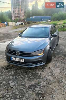 Седан Volkswagen Jetta 2015 в Києві