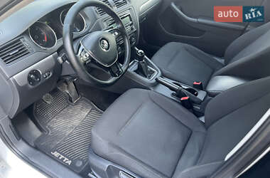 Седан Volkswagen Jetta 2014 в 