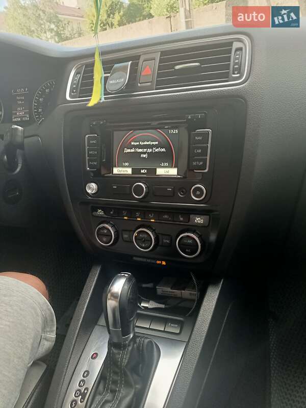 Седан Volkswagen Jetta 2013 в Сквирі