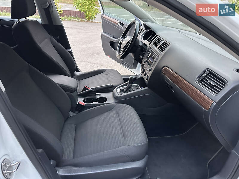 Седан Volkswagen Jetta 2016 в Києві