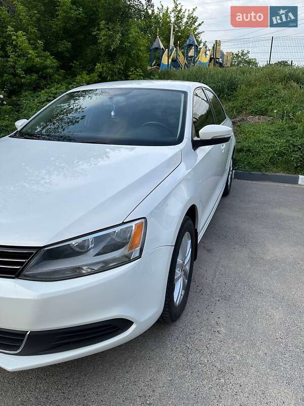 Седан Volkswagen Jetta 2013 в Харкові