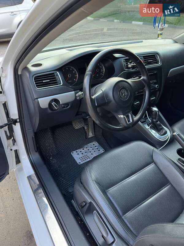 Седан Volkswagen Jetta 2013 в Харкові