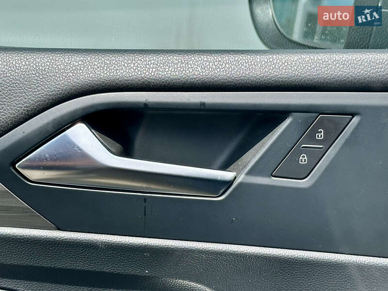 Седан Volkswagen Jetta 2019 в Києві