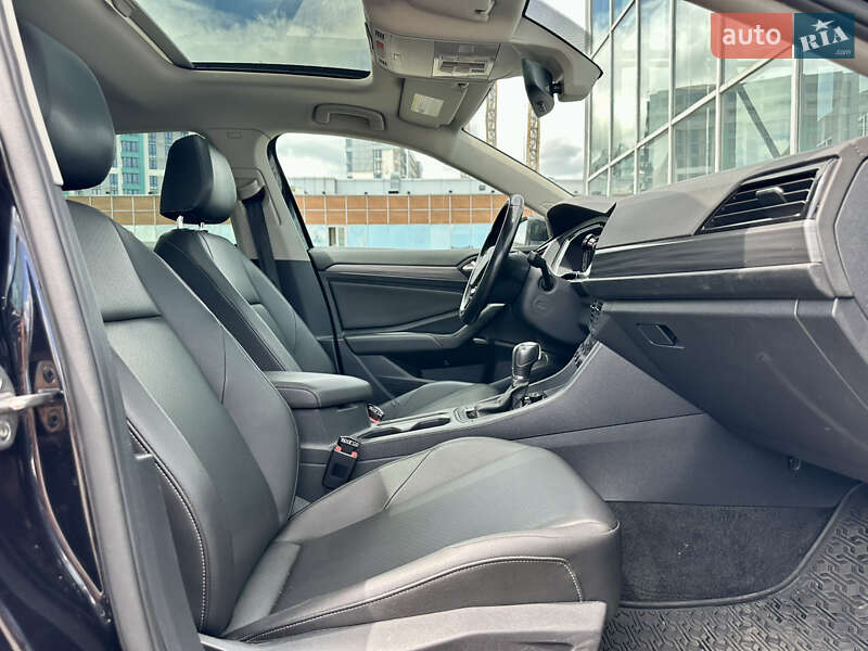 Седан Volkswagen Jetta 2019 в Києві