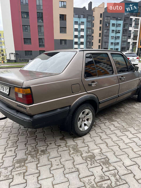 Седан Volkswagen Jetta 1986 в Ровно
