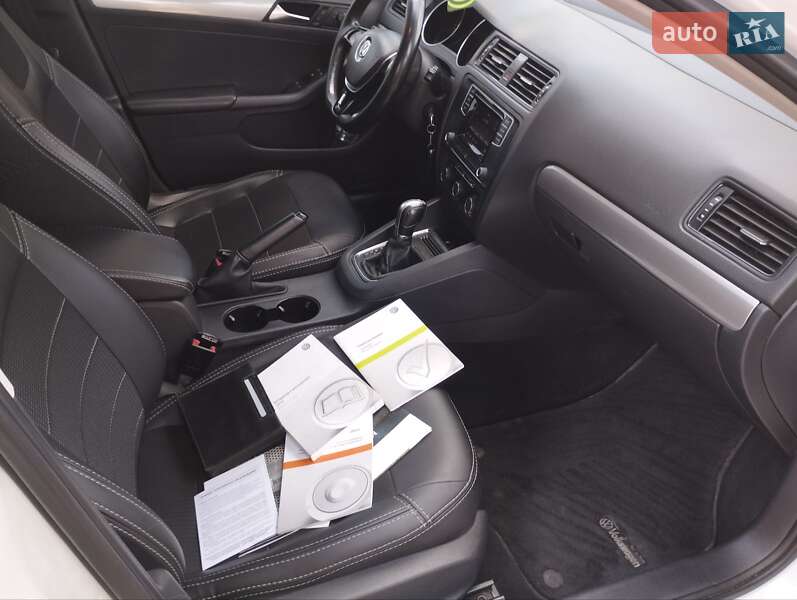 Седан Volkswagen Jetta 2016 в Запоріжжі