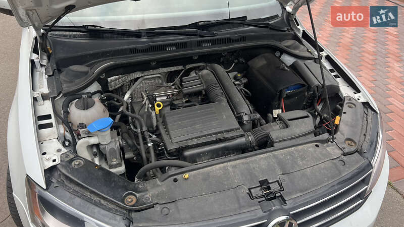 Седан Volkswagen Jetta 2016 в Киеве