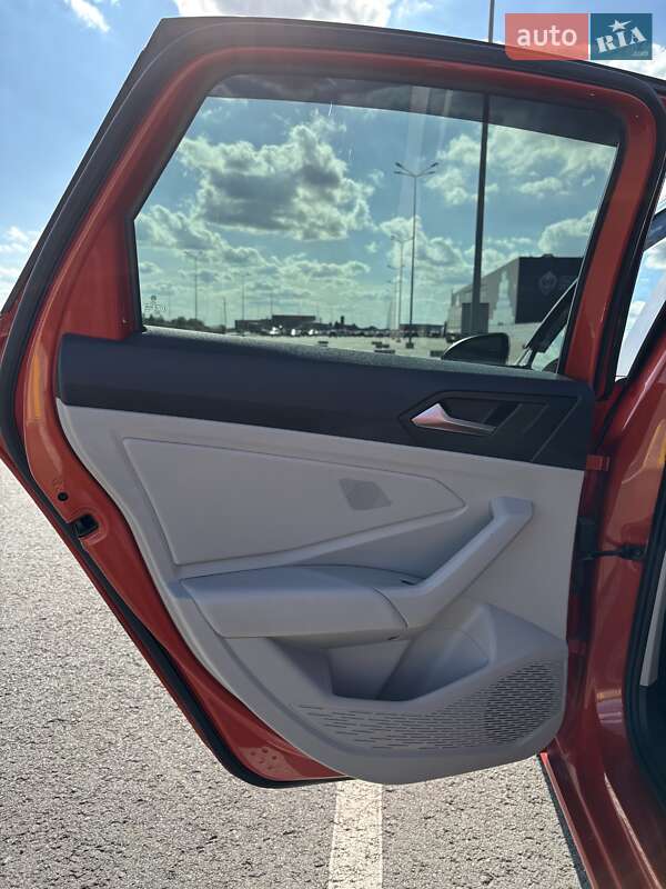 Седан Volkswagen Jetta 2019 в Львове