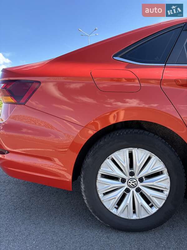 Седан Volkswagen Jetta 2019 в Львове