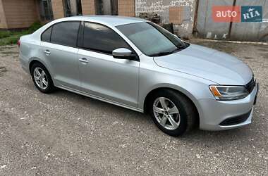 Седан Volkswagen Jetta 2014 в 