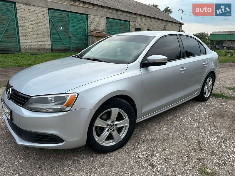 Седан Volkswagen Jetta 2014 в 