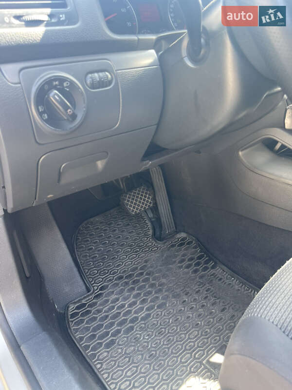 Седан Volkswagen Jetta 2006 в Харькове