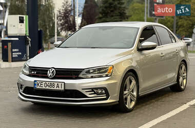 Седан Volkswagen Jetta 2016 в Дніпрі