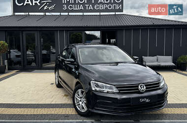 Седан Volkswagen Jetta 2017 в Львові