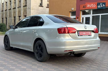 Седан Volkswagen Jetta 2011 в 