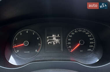 Седан Volkswagen Jetta 2011 в 