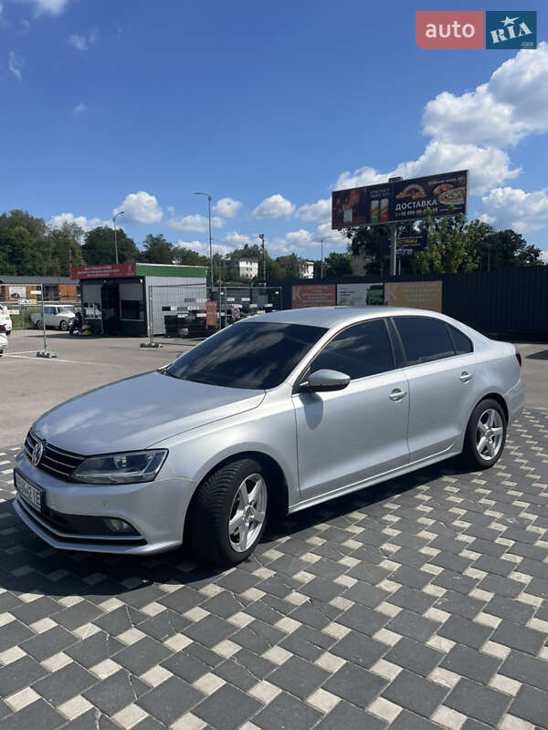 Седан Volkswagen Jetta 2016 в Полтаві