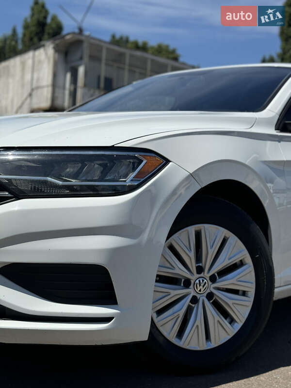 Седан Volkswagen Jetta 2019 в Киеве