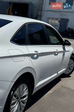 Седан Volkswagen Jetta 2019 в Киеве