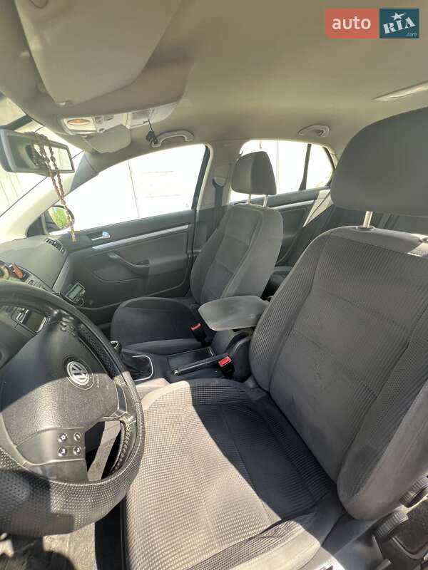 Седан Volkswagen Jetta 2008 в Тернополі