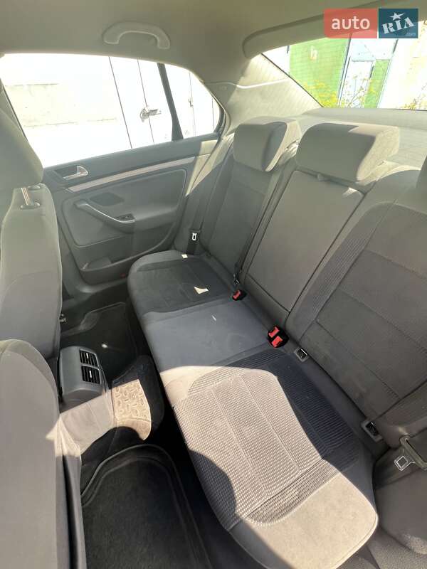 Седан Volkswagen Jetta 2008 в Тернополі