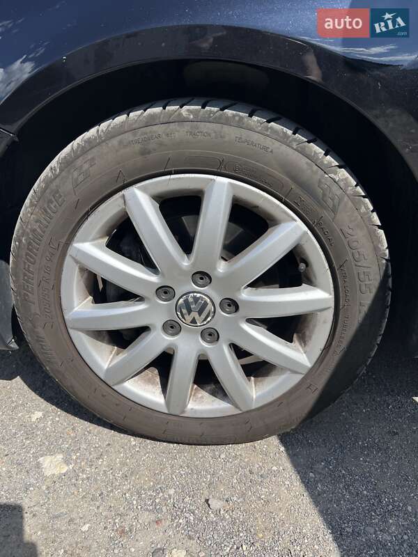 Седан Volkswagen Jetta 2008 в Тернополі