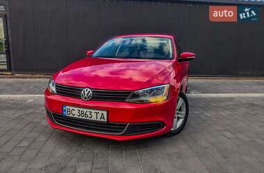Седан Volkswagen Jetta 2013 в Львові