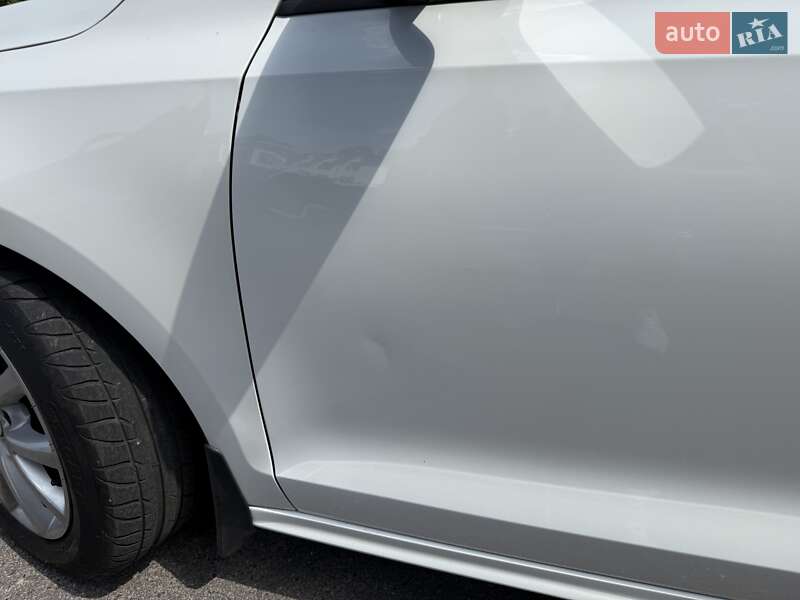 Седан Volkswagen Jetta 2012 в Корюківці