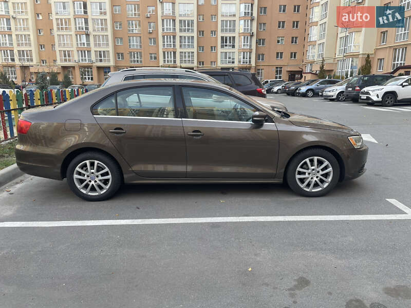 Седан Volkswagen Jetta 2013 в Киеве