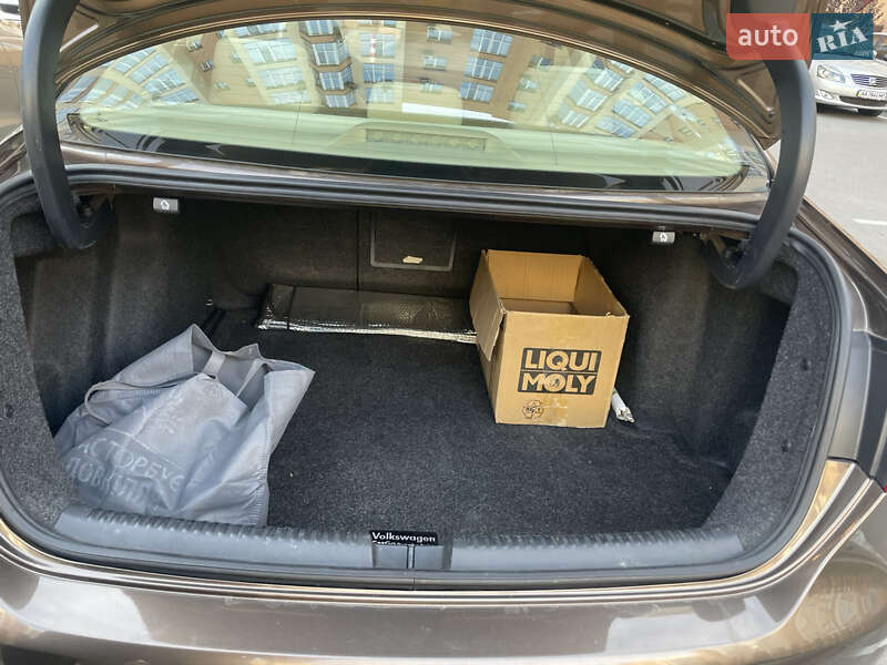 Седан Volkswagen Jetta 2013 в Киеве