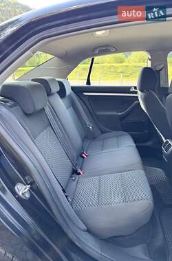 Седан Volkswagen Jetta 2010 в 