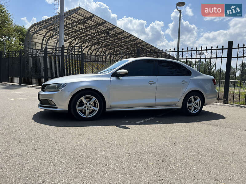 Седан Volkswagen Jetta 2016 в Кривому Розі