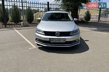 Седан Volkswagen Jetta 2016 в 