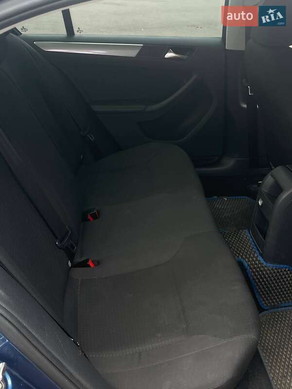 Седан Volkswagen Jetta 2015 в Борисполі