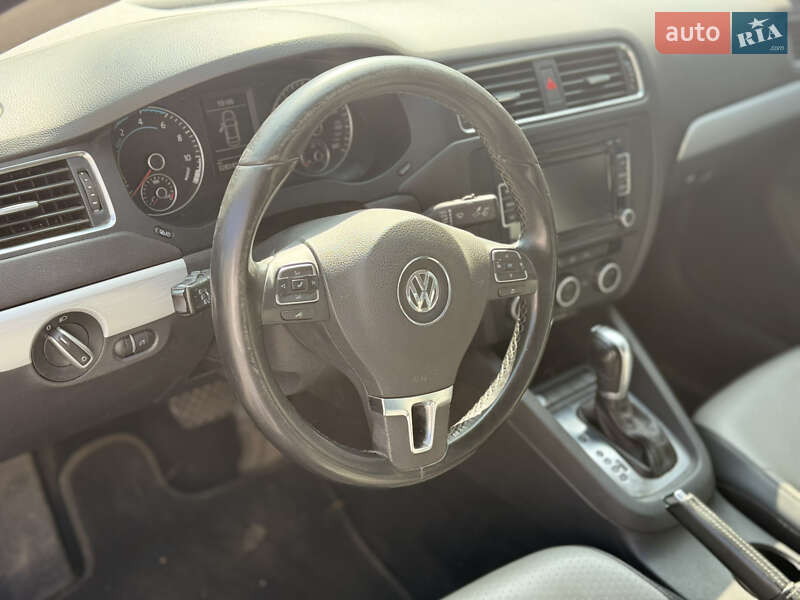 Седан Volkswagen Jetta 2013 в Києві